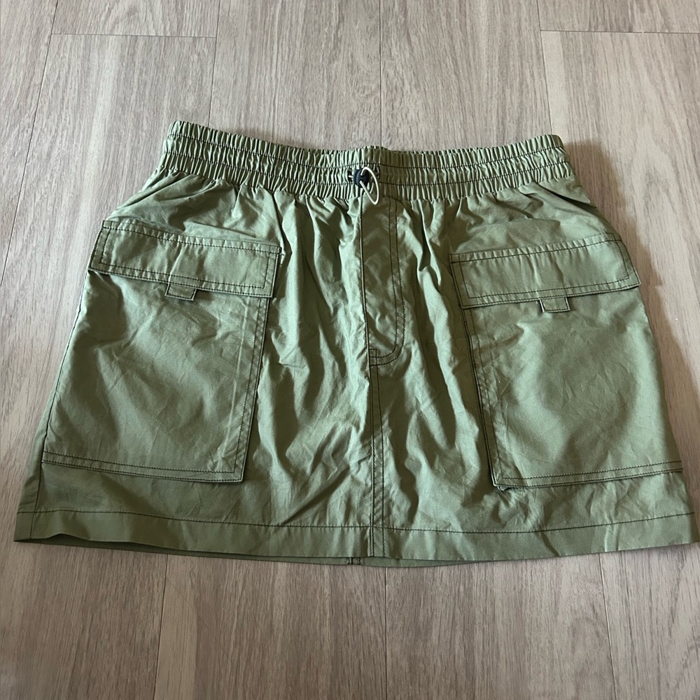 Wild fable green cargo mini skirt